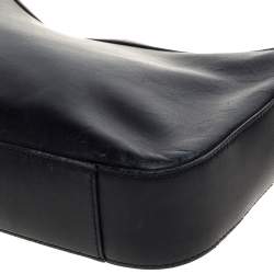 مملوكة مسبقًا حقيبة هوبو غوتشي سحاب علوي جلد سوداء