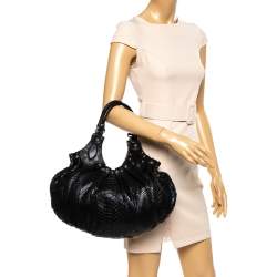 Pre Owned حقيبة هوبو غوتشي مرصعة بلهام صغيرة جلد ثعبان سوداء 