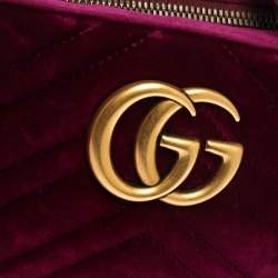 مملوكة مسبقًا Gucci Magenta Matelasse Velvet Small GG Marmont Shoulder Bag