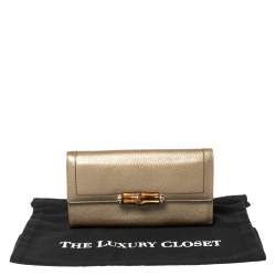مملوكة مسبقًا Gucci Metallic Beige Leather Bamboo Continental Wallet