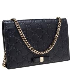مملوكة مسبقًا Gucci Black Guccissima Leather Bow Flap Wallet on Chain  