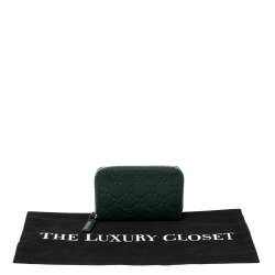 مملوكة مسبقًا Gucci Green Guccissima Leather Zip Around Wallet