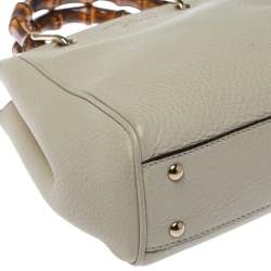 Pre Owned Gucci Off White Leather Mini Bamboo Tote
