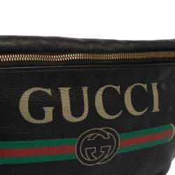 مملوكة مسبقًا Gucci Black Pebbled Leather Logo Web Belt Bag