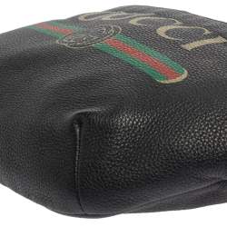 مملوكة مسبقًا Gucci Black Pebbled Leather Logo Web Belt Bag