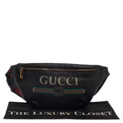 مملوكة مسبقًا Gucci Black Pebbled Leather Logo Web Belt Bag