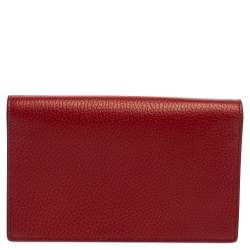 مملوكة مسبقًا محفظة غوتشي جلد أحمر جي متداخلة بسلسلة