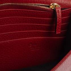 مملوكة مسبقًا محفظة غوتشي جلد أحمر جي متداخلة بسلسلة