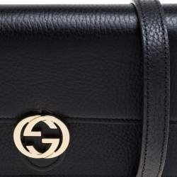 مملوكة مسبقًا Gucci Black Leather Interlocking G Wallet on Chain
