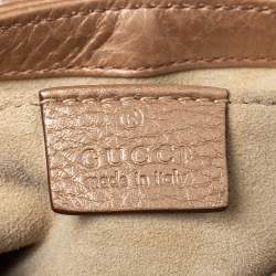 مملوكة مسبقًا Gucci Metallic Beige Leather Small Logo Detail Chain Link Crossbody Bag