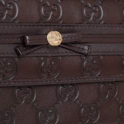 مملوكة مسبقًا محفظة غوتشي كونتينينتال مايفاير مزينة فيونكة جلد غوتشيسيما بني داكن