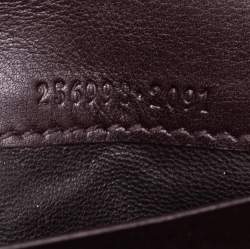 مملوكة مسبقًا محفظة غوتشي كونتينينتال مايفاير مزينة فيونكة جلد غوتشيسيما بني داكن