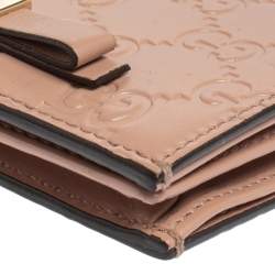 مملوكة مسبقًا Gucci Blush Pink Guccissima Leather Bow Compact Wallet