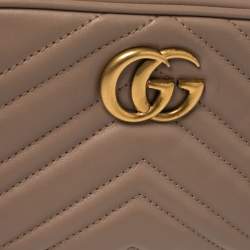 مملوكة مسبقًا حقيبة كروس غوتشي مارمونت جي جي صغيرة جلد ماتيلاس بيج