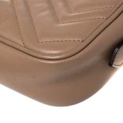 مملوكة مسبقًا حقيبة كروس غوتشي مارمونت جي جي صغيرة جلد ماتيلاس بيج