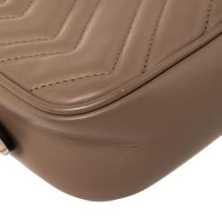 مملوكة مسبقًا حقيبة كروس غوتشي مارمونت جي جي صغيرة جلد ماتيلاس بيج