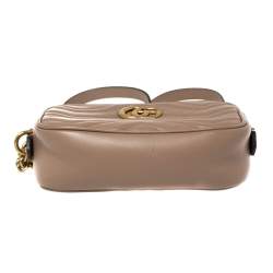 مملوكة مسبقًا حقيبة كروس غوتشي مارمونت جي جي صغيرة جلد ماتيلاس بيج