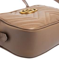 مملوكة مسبقًا Gucci Beige Matelasse Leather Small GG Marmont Shoulder Bag
