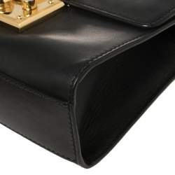 مملوكة مسبقًا حقيبة كتف غوتشي جلد أسود صغيرة بقفل