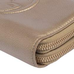 Pre Owned Gucci Metallic Beige Leather Soho Zip Around Organizer Wallet