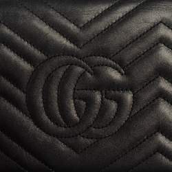 مملوكة مسبقًا محفظة بسلسلة غوتشي مارمونت جي جي جلد مبطن سوداء 