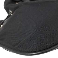 مملوكة مسبقًا Gucci Black Canvas and Leather Drawstring Hobo