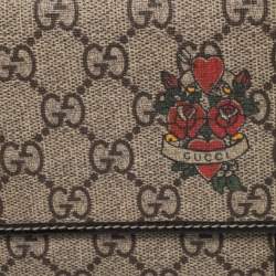 مملوكة مسبقًا محفظة غوتشي هارت تاتو GG سوبريم بني/بيج بحواف جلد لامع بقلاب