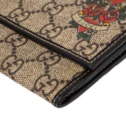 مملوكة مسبقًا محفظة غوتشي هارت تاتو GG سوبريم بني/بيج بحواف جلد لامع بقلاب