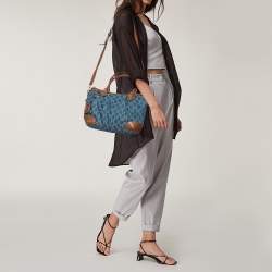 مملوكة مسبقًا حقيبة يد توتس غوتشي سوكي متوسطة جلد ودينم GG زرقاء