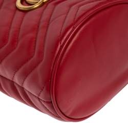 Pre Owned Gucci Red Matelassé Leather Mini GG Marmont Bucket Bag      
