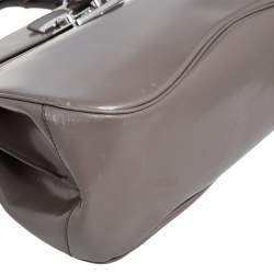 مملوكة مسبقًا حقيبة غوتشي ليدي لوك بامبو جلد رصاصي كبيرة بيد علوية