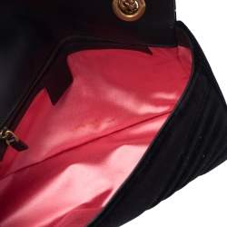 مملوكة مسبقًا حقيبة كتف غوتشي مارمونت جلد ماتيلاس أسود صغيرة 