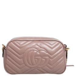 مملوكة مسبق ًا Gucci Beige Matelassé Leather Small GG Marmont Camera Shoulder Bag