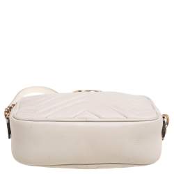 Pre Owned Gucci Cream Matelassé Leather Mini GG Marmont Camera Bag