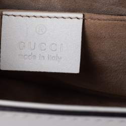 مملوكة مسبقًا حقيبة غوتشي "سيلفي" جلد كريمي يد علوية سلسلة ويب صغيرة