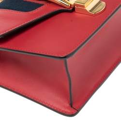 مملوكة مسبقًا حقيبة كروس غوتشي ويب ميني سيلفي جلد أحمر صغيرة بسلسلة