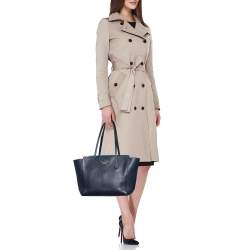 مملوكة مسبقًا Gucci Navy Blue Leather Swing Tote