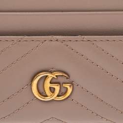 مملوكة مسبقًا حافظة بطاقات غوتشي مارمونت جلد ماتيلاس بيج مزينة جي جي 