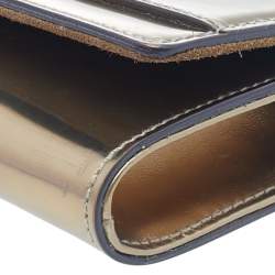 مملوكة مسبقًا Gucci Gold Leather Lady Buckle Clutch