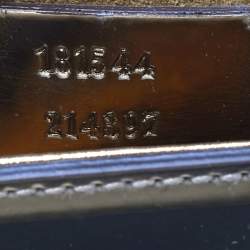 مملوكة مسبقًا Gucci Gold Leather Lady Buckle Clutch