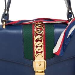 مملوكة مسبقًا Gucci Blue Leather Small Web Chain Sylvie Shoulder Bag