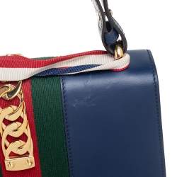 مملوكة مسبقًا Gucci Blue Leather Small Web Chain Sylvie Shoulder Bag