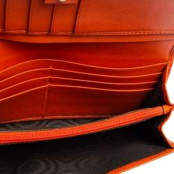 مملوكة مسبقًا محفظة كونتيننتال غوتشي جلد مايكروغوتشيسيما برتقالي ثلاثية الطي