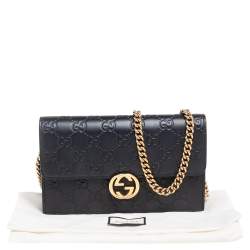 مملوكة مسبقًا Gucci Black Guccissima Leather GG Wallet On Chain