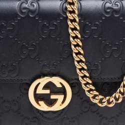 مملوكة مسبقًا Gucci Black Guccissima Leather GG Wallet On Chain