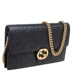 مملوكة مسبقًا Gucci Black Guccissima Leather GG Wallet On Chain