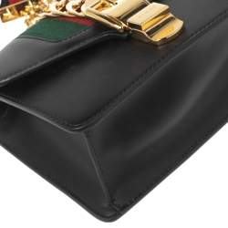 Pre Owned حقيبة كروس غوتشي سيلفي جلد أسود بنمط ويب بسلسلة صغيرة