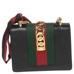 Pre Owned حقيبة كروس غوتشي سيلفي جلد أسود بنمط ويب بسلسلة صغيرة