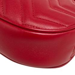 مملوكة مسبقًا حقيبة حزام غوتشي جي جي مارمونت جلد ماتيلاس أحمر