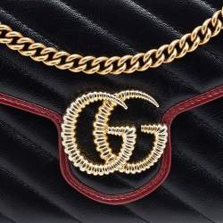 مملوكة مسبقًا Gucci Black/Red Leather GG Marmont Torchon Wallet On Chain